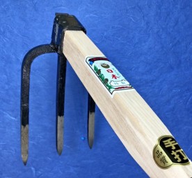 玉日本　福井・滋賀型三つ鍬　剣先　４尺椎掛柄付